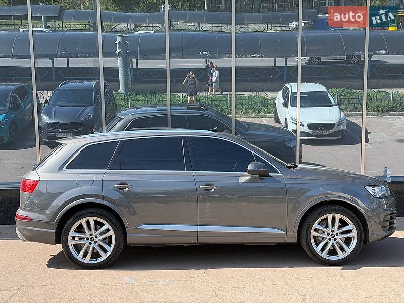 Внедорожник / Кроссовер Audi Q7 2018 в Киеве