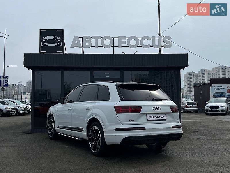 Внедорожник / Кроссовер Audi Q7 2017 в Киеве