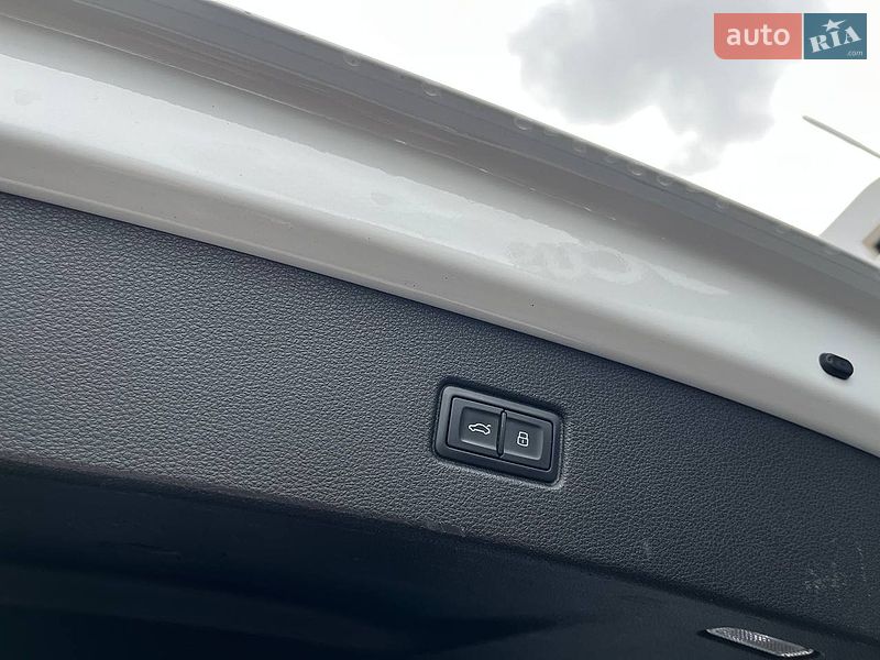 Внедорожник / Кроссовер Audi Q7 2017 в Киеве