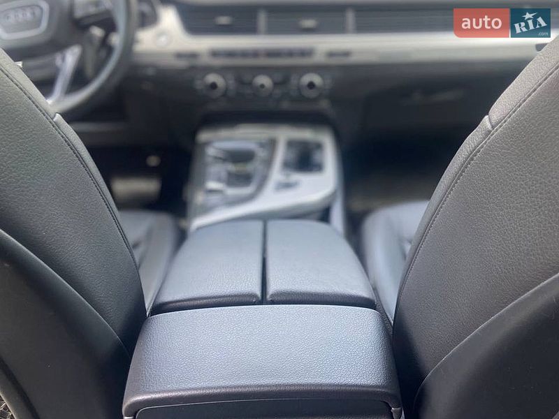 Внедорожник / Кроссовер Audi Q7 2018 в Киеве