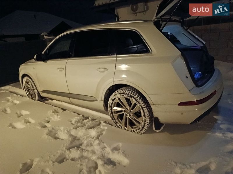 Внедорожник / Кроссовер Audi Q7 2018 в Киеве
