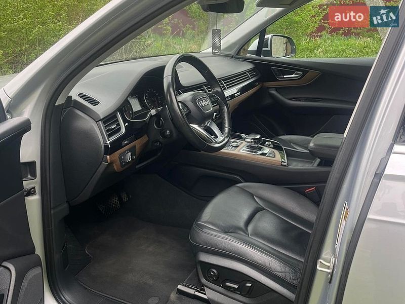Внедорожник / Кроссовер Audi Q7 2017 в Городке