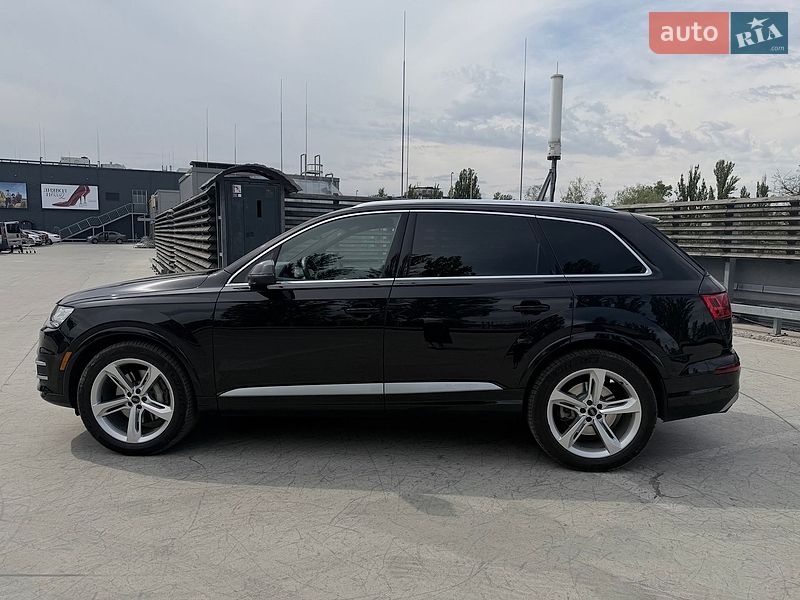 Внедорожник / Кроссовер Audi Q7 2018 в Киеве