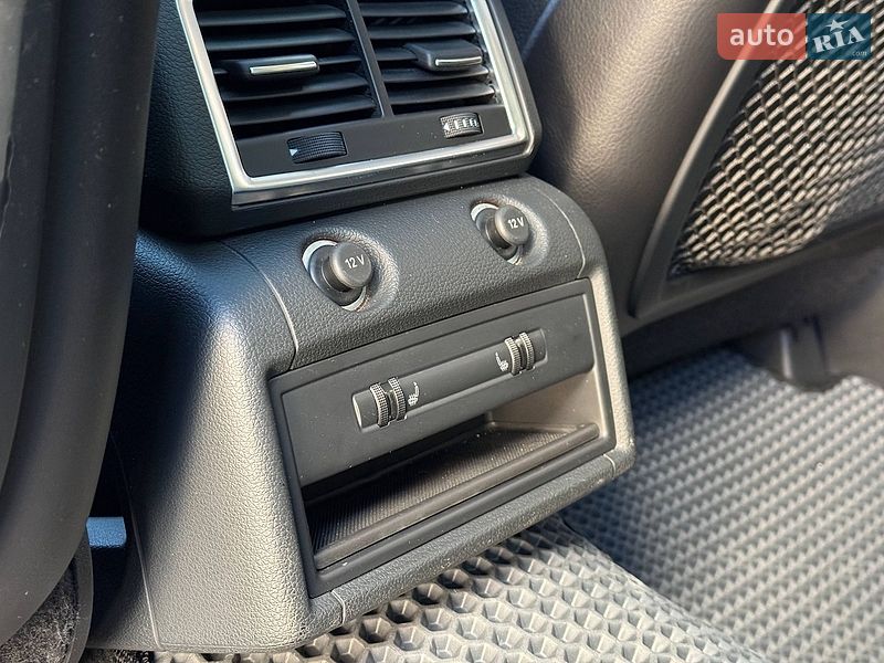 Позашляховик / Кросовер Audi Q7 2015 в Львові