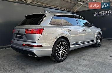 Внедорожник / Кроссовер Audi Q7 2017 в Киеве