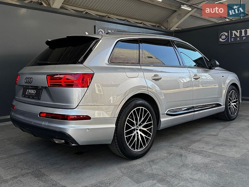 Внедорожник / Кроссовер Audi Q7 2017 в Киеве
