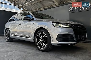 Внедорожник / Кроссовер Audi Q7 2017 в Киеве