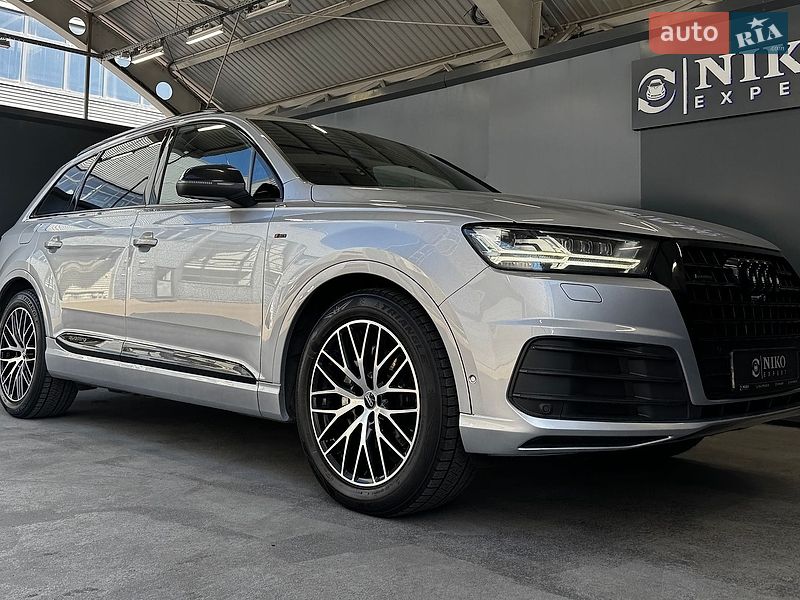 Внедорожник / Кроссовер Audi Q7 2017 в Киеве