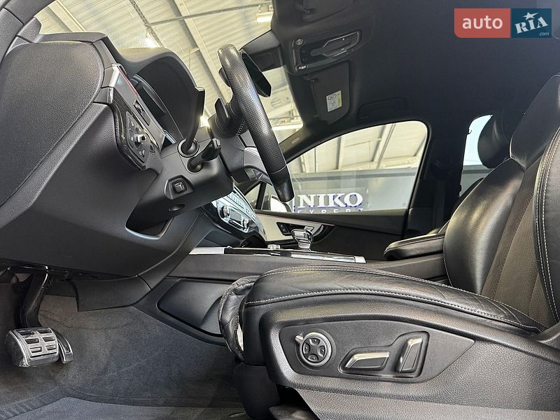 Внедорожник / Кроссовер Audi Q7 2017 в Киеве