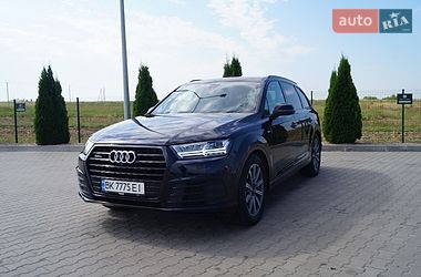 Внедорожник / Кроссовер Audi Q7 2017 в Ровно