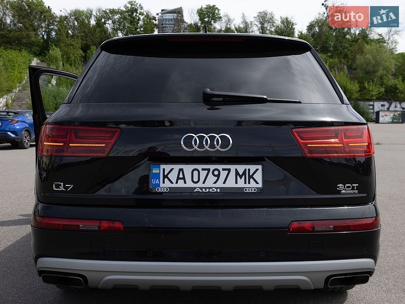 Внедорожник / Кроссовер Audi Q7 2016 в Киеве