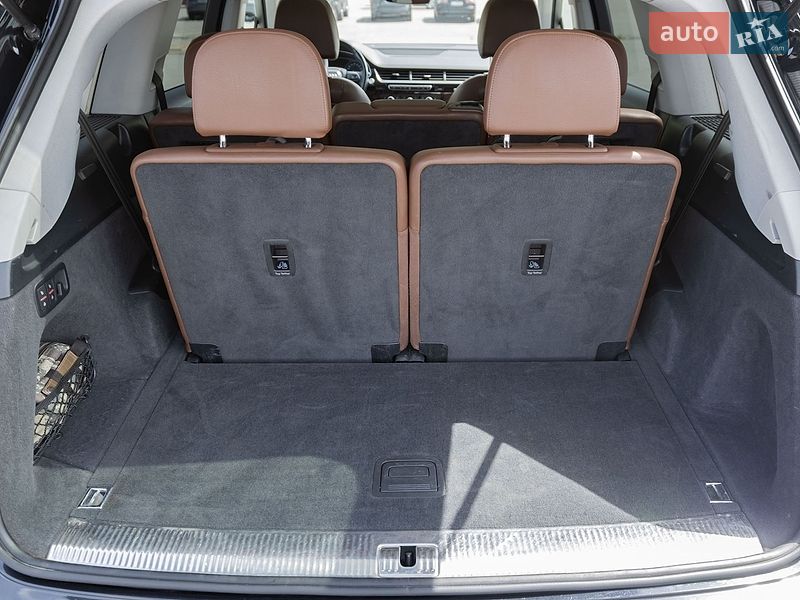 Внедорожник / Кроссовер Audi Q7 2016 в Киеве