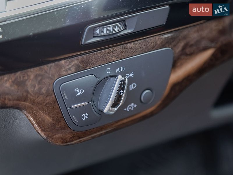 Внедорожник / Кроссовер Audi Q7 2016 в Киеве