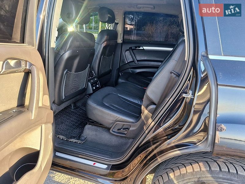 Внедорожник / Кроссовер Audi Q7 2010 в Днепре