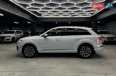 Позашляховик / Кросовер Audi Q7 2018 в Чернівцях