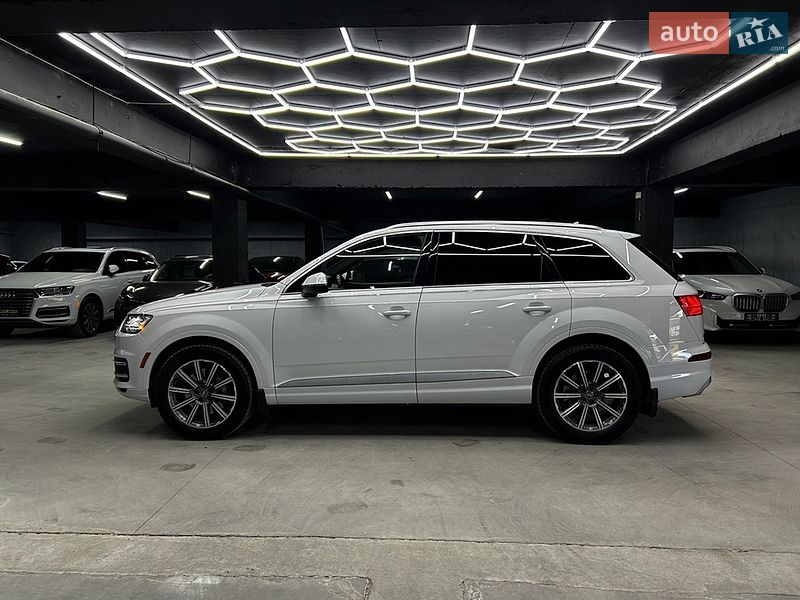 Позашляховик / Кросовер Audi Q7 2018 в Чернівцях