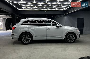 Позашляховик / Кросовер Audi Q7 2018 в Чернівцях
