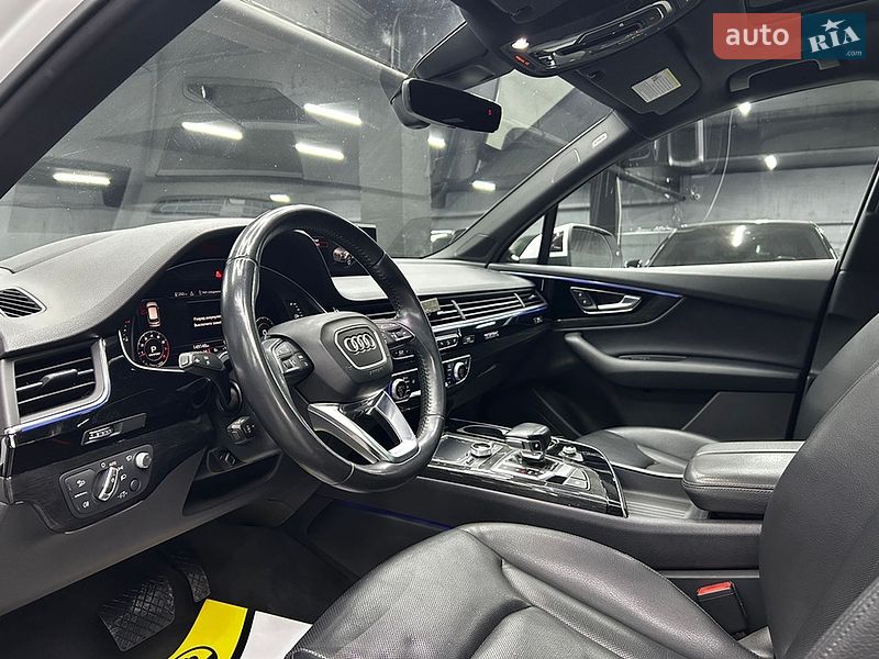 Позашляховик / Кросовер Audi Q7 2018 в Чернівцях