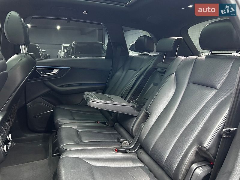 Позашляховик / Кросовер Audi Q7 2018 в Чернівцях