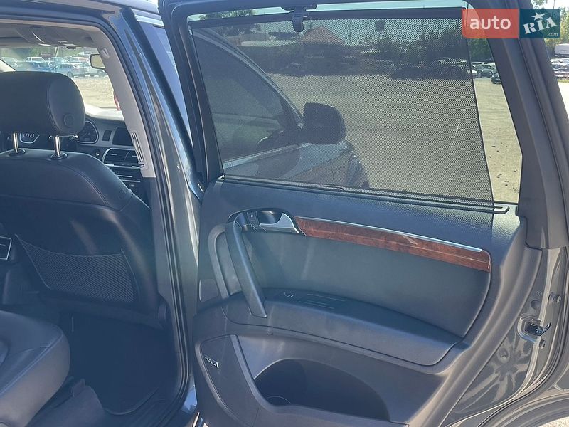 Внедорожник / Кроссовер Audi Q7 2015 в Ровно