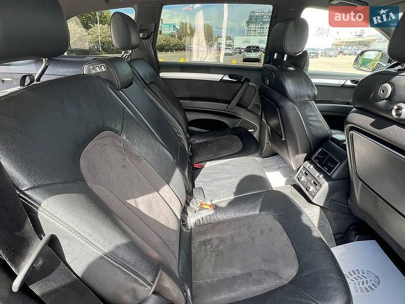 Позашляховик / Кросовер Audi Q7 2011 в Житомирі