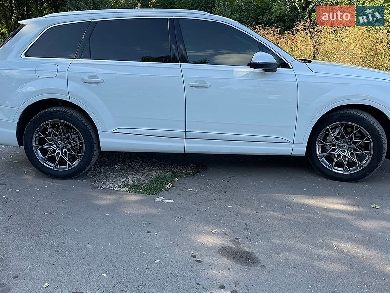 Внедорожник / Кроссовер Audi Q7 2019 в Тернополе