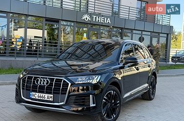 Внедорожник / Кроссовер Audi Q7 2020 в Новояворовске