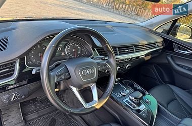 Позашляховик / Кросовер Audi Q7 2015 в Краснограді