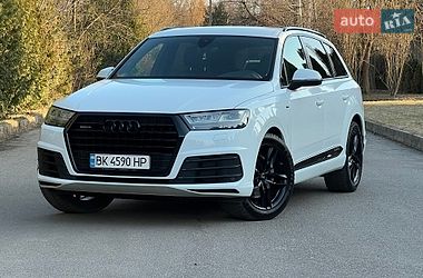 Внедорожник / Кроссовер Audi Q7 2017 в Ровно