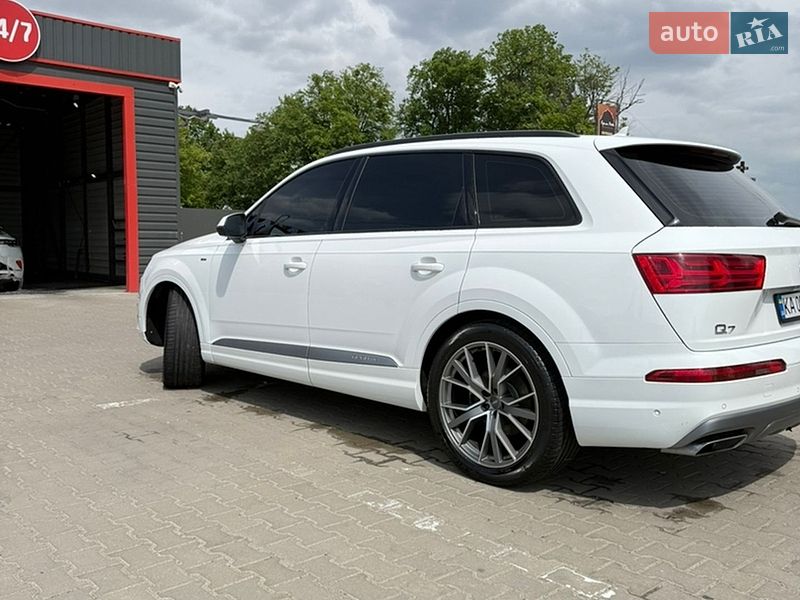 Внедорожник / Кроссовер Audi Q7 2016 в Петровском (нов. Святопетровском)