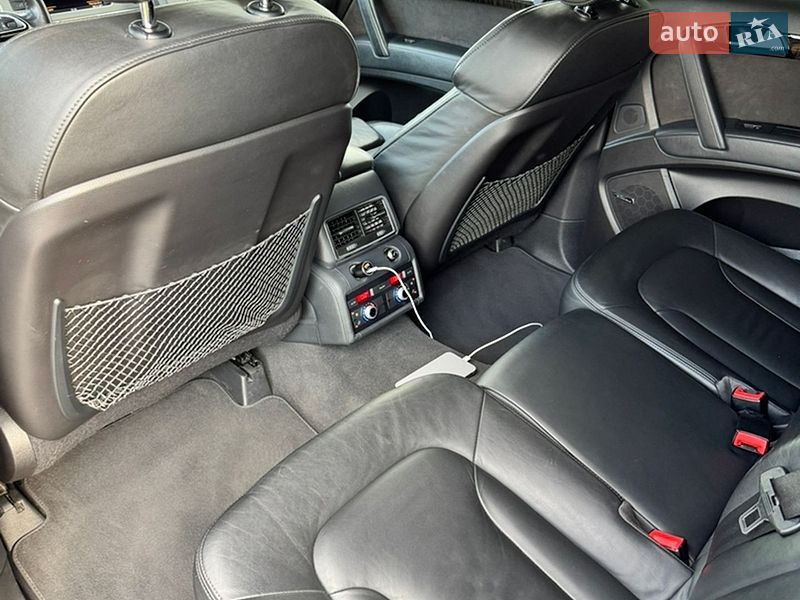 Позашляховик / Кросовер Audi Q7 2015 в Львові