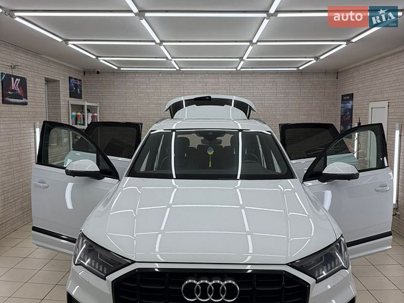 Внедорожник / Кроссовер Audi Q7 2021 в Киеве