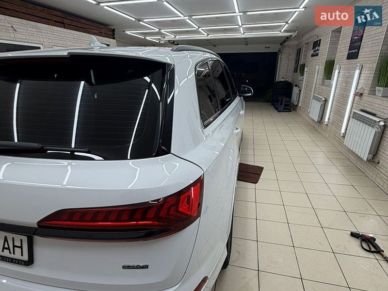 Внедорожник / Кроссовер Audi Q7 2021 в Киеве