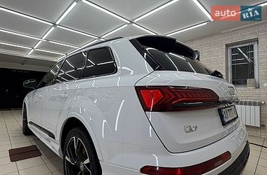 Внедорожник / Кроссовер Audi Q7 2021 в Киеве