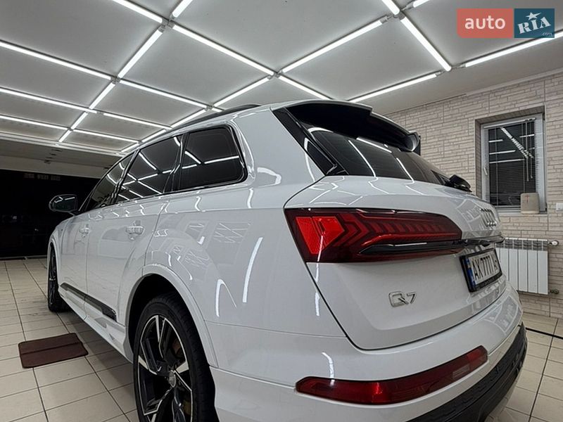 Внедорожник / Кроссовер Audi Q7 2021 в Киеве