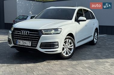 Внедорожник / Кроссовер Audi Q7 2017 в Ровно