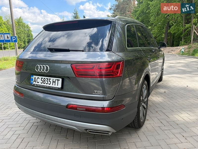 Внедорожник / Кроссовер Audi Q7 2016 в Луцке