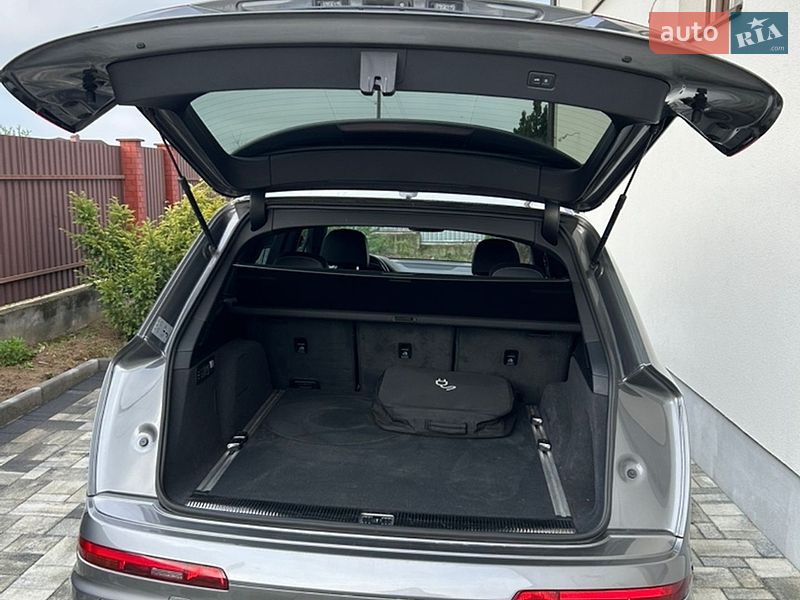 Внедорожник / Кроссовер Audi Q7 2016 в Новояворовске
