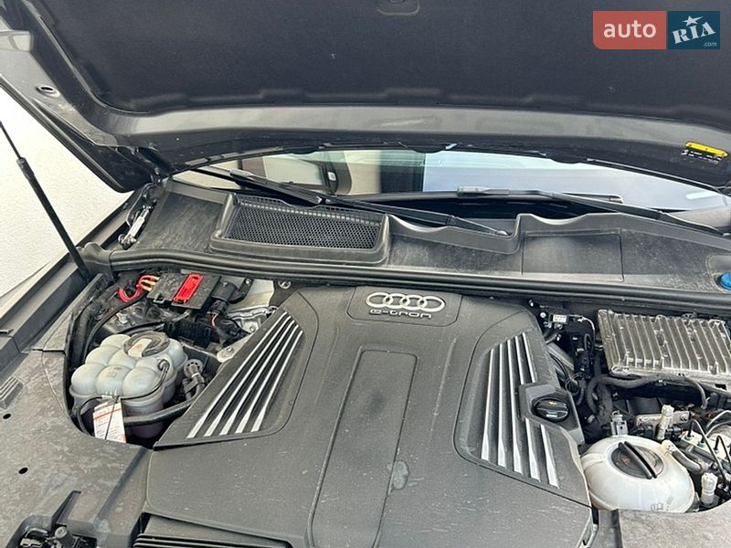 Внедорожник / Кроссовер Audi Q7 2016 в Новояворовске