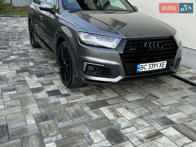 Внедорожник / Кроссовер Audi Q7 2016 в Новояворовске