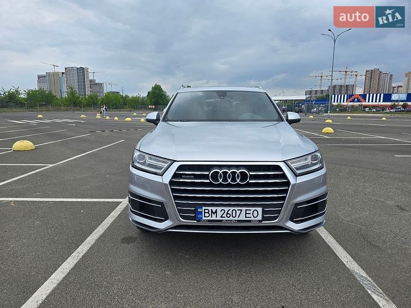 Позашляховик / Кросовер Audi Q7 2017 в Києві