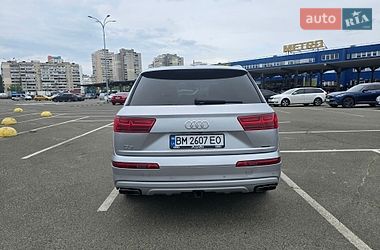 Позашляховик / Кросовер Audi Q7 2017 в Києві
