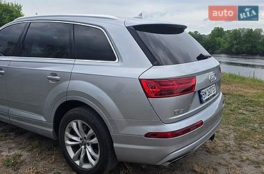 Позашляховик / Кросовер Audi Q7 2017 в Києві
