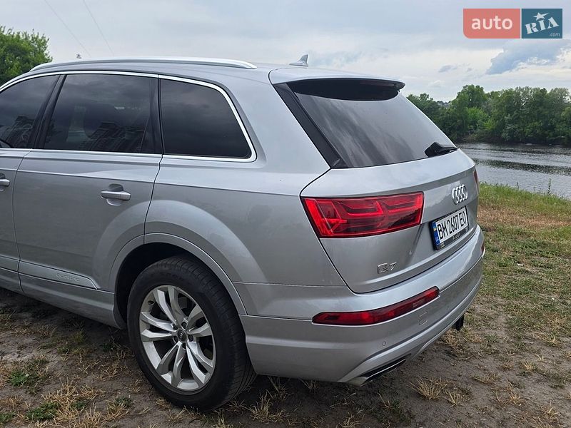 Позашляховик / Кросовер Audi Q7 2017 в Києві