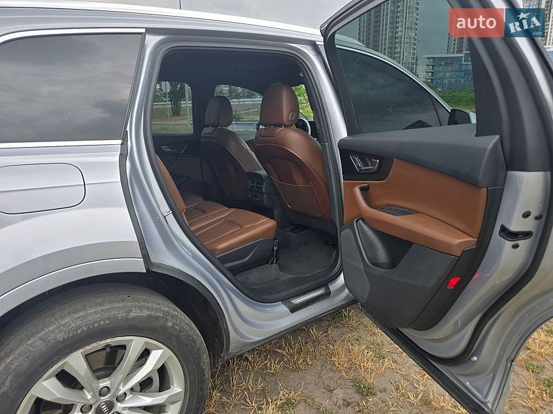 Позашляховик / Кросовер Audi Q7 2017 в Києві