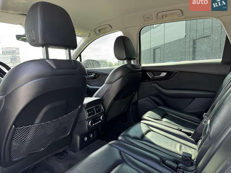 Позашляховик / Кросовер Audi Q7 2018 в Львові