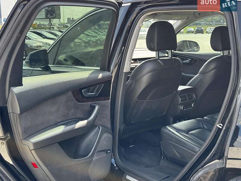 Позашляховик / Кросовер Audi Q7 2018 в Львові