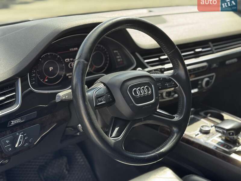 Позашляховик / Кросовер Audi Q7 2018 в Львові