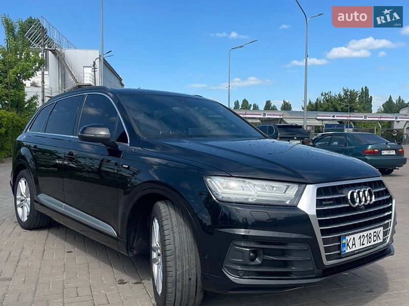 Внедорожник / Кроссовер Audi Q7 2017 в Киеве