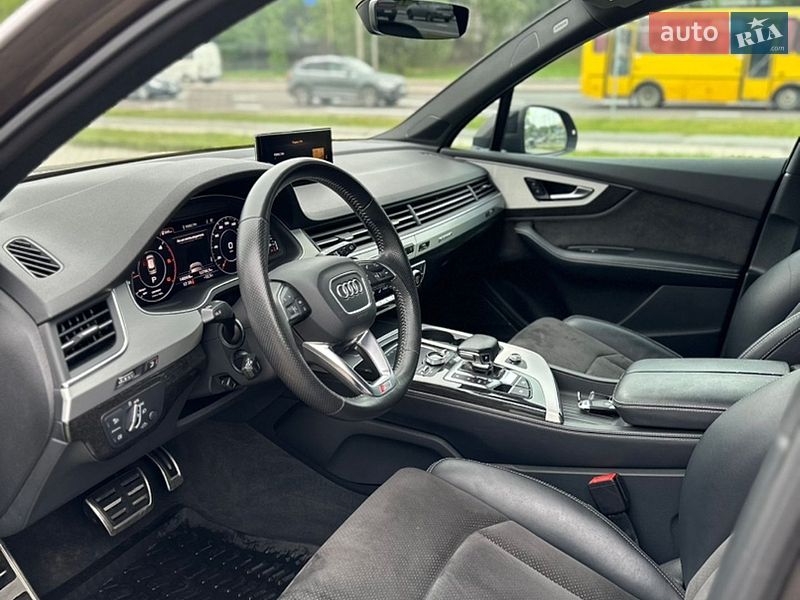 Позашляховик / Кросовер Audi Q7 2017 в Львові